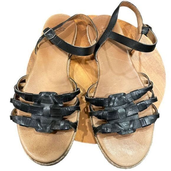 UGG sandals 8 39 - Picture 1 of 4